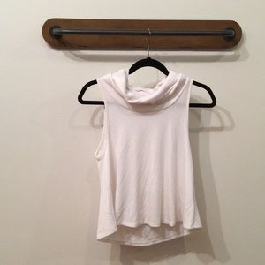 Ribbed White Crowlneck Tank